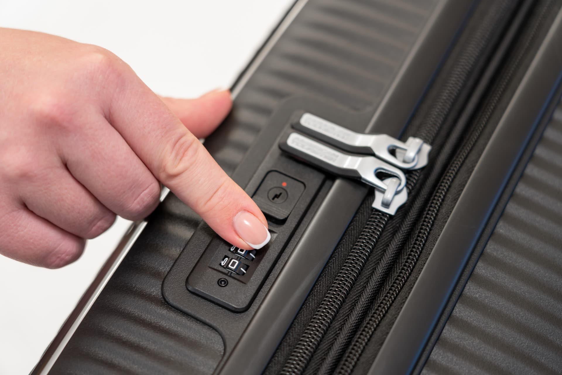 Tips To Unlock Your Suitcase When You Forget The Combination
